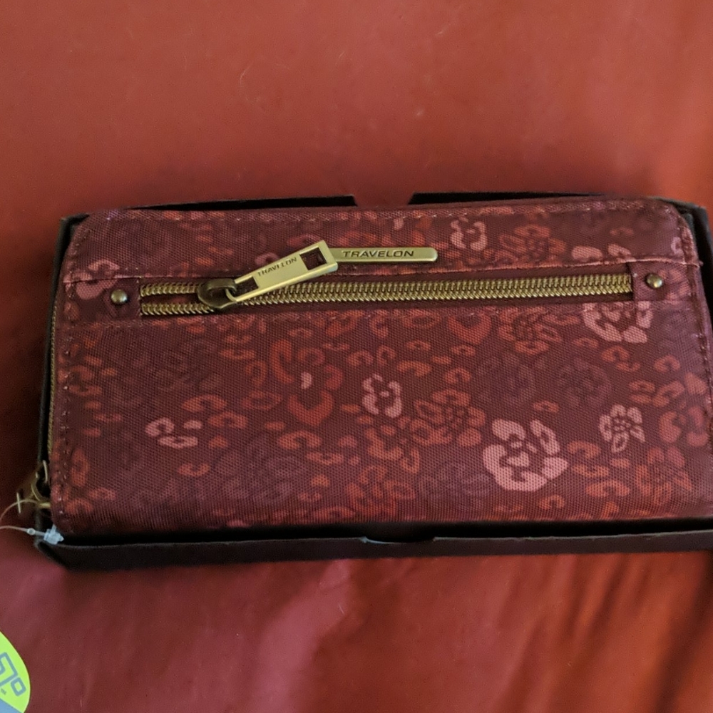 ‼️MUST GO Travelon SafeID wallet - Brand new with tags
